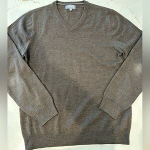 Bonobos Men's Brown merino wool V-Neck Sweater. Size L